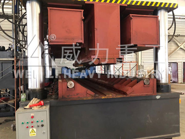 汽車(chē)縱梁/橫梁液壓機(jī)模具