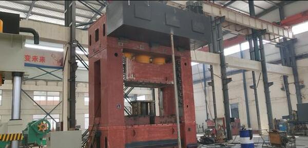 復(fù)合材料建筑模板液壓機(jī)